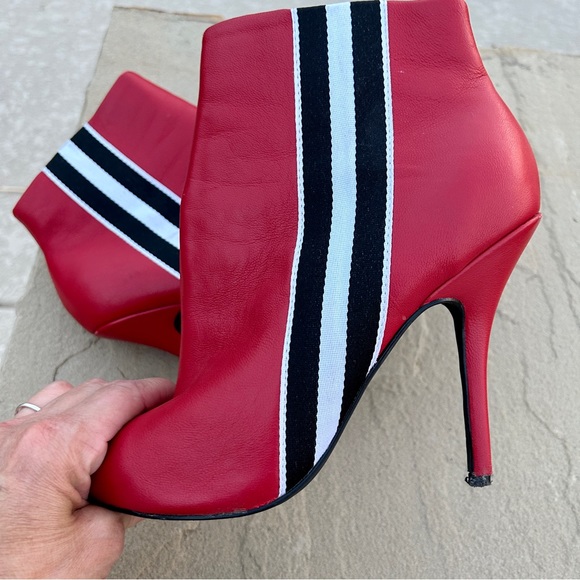 Steve Madden Red Ankle Boots with Black and White Stripes - Picture 8 of 14